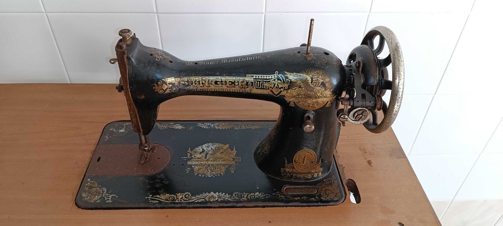 Máquina de Costura Singer