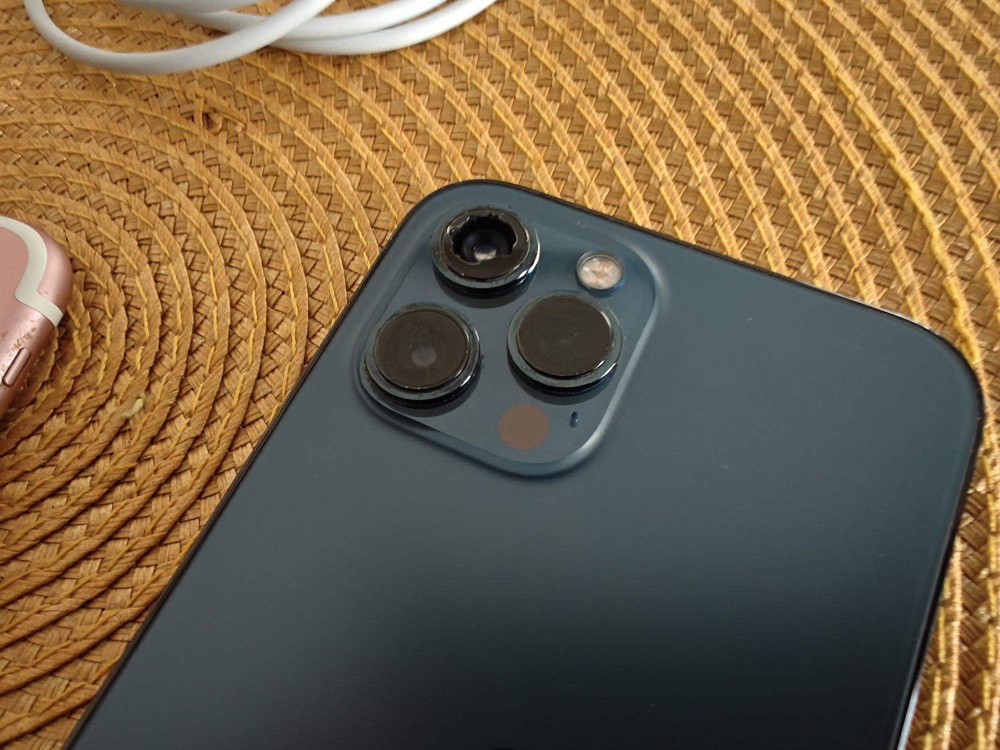iPhone 12 Pro Max, iPhone 7 Plus, Apple Watch 10 gen - zablokowane daw