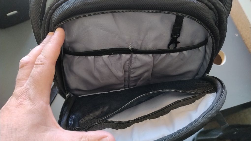 Plecak komputerowy firmy HP, mega ultra pojemny
