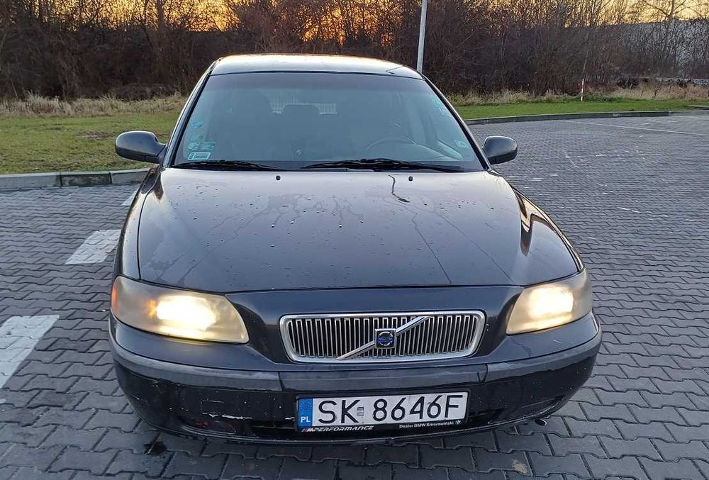 Volvo V70 2002r. 2,4D tani klasyk