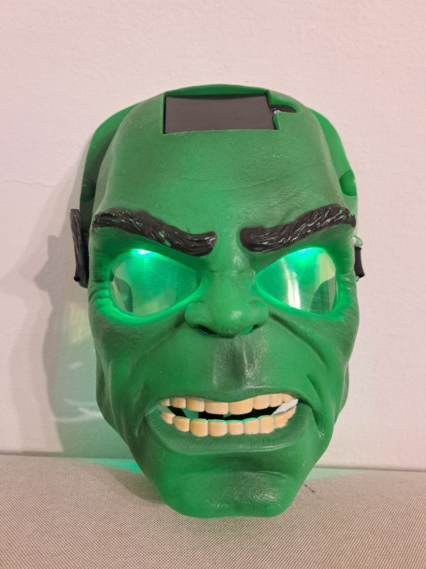 Maska Hulk Marvel swiecą się oczy