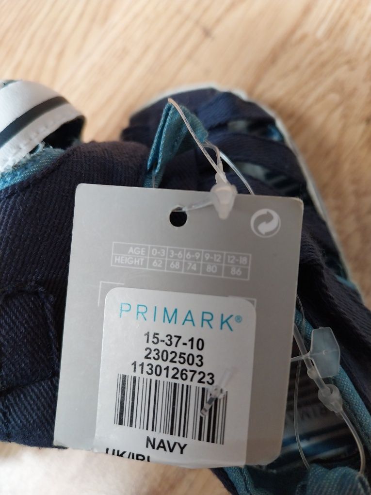 Nowe sandałki primark 6-9 mies.