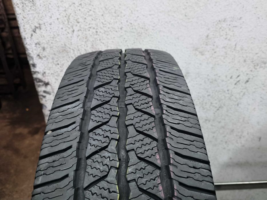 205/75/16C 113/111R Continental VanContactWinter D.4320