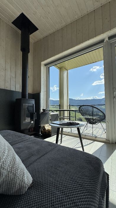 Magurka_space - будиночки на горі, житло у Верховині з видом на хребет