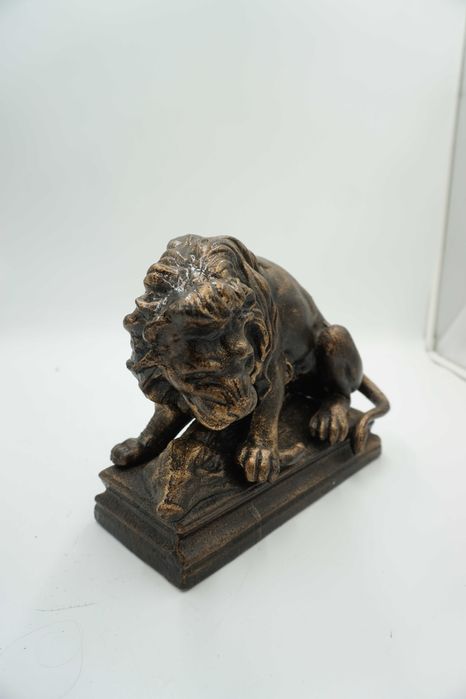 ŻELIWNA figura polowanie LWA NA DZIKA