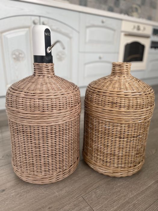 Плетений футляр на бутиль для води