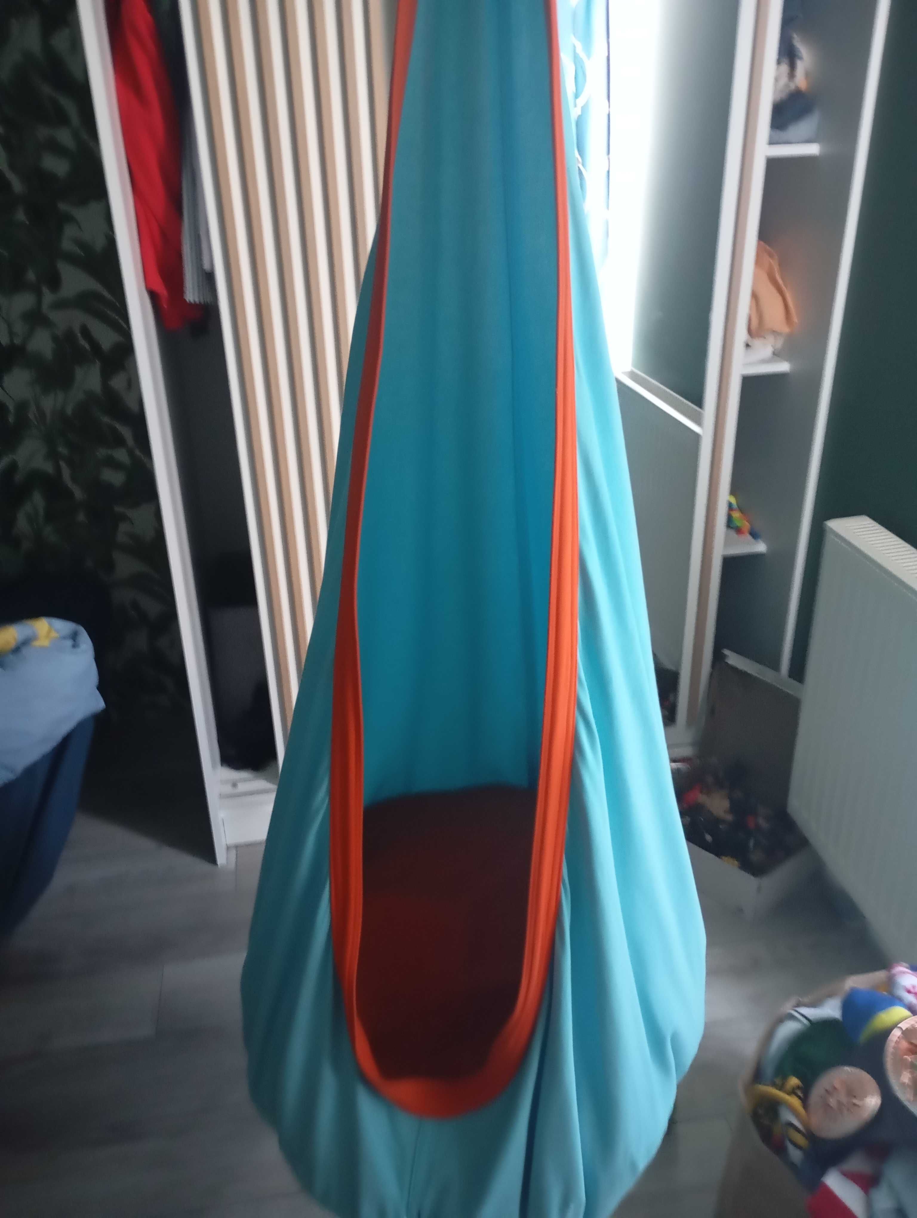 Kokon huśtawką dla dzieci