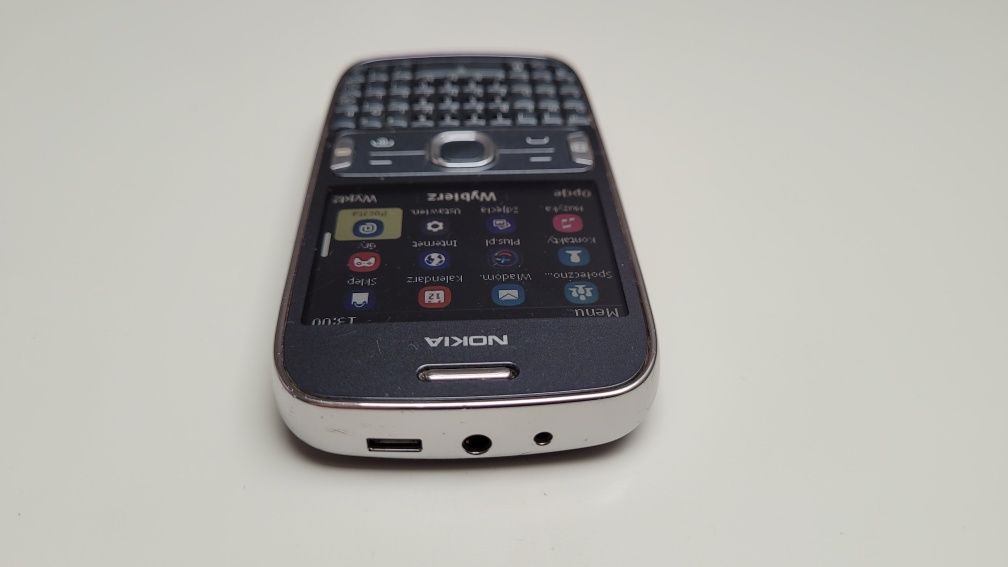 Nokia 302 Asha 3,2 mpx / WiFi / Bluetooth