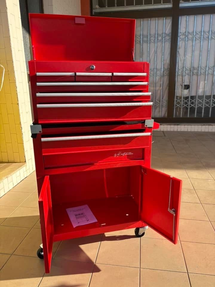 Armario Vazio de ferramentas