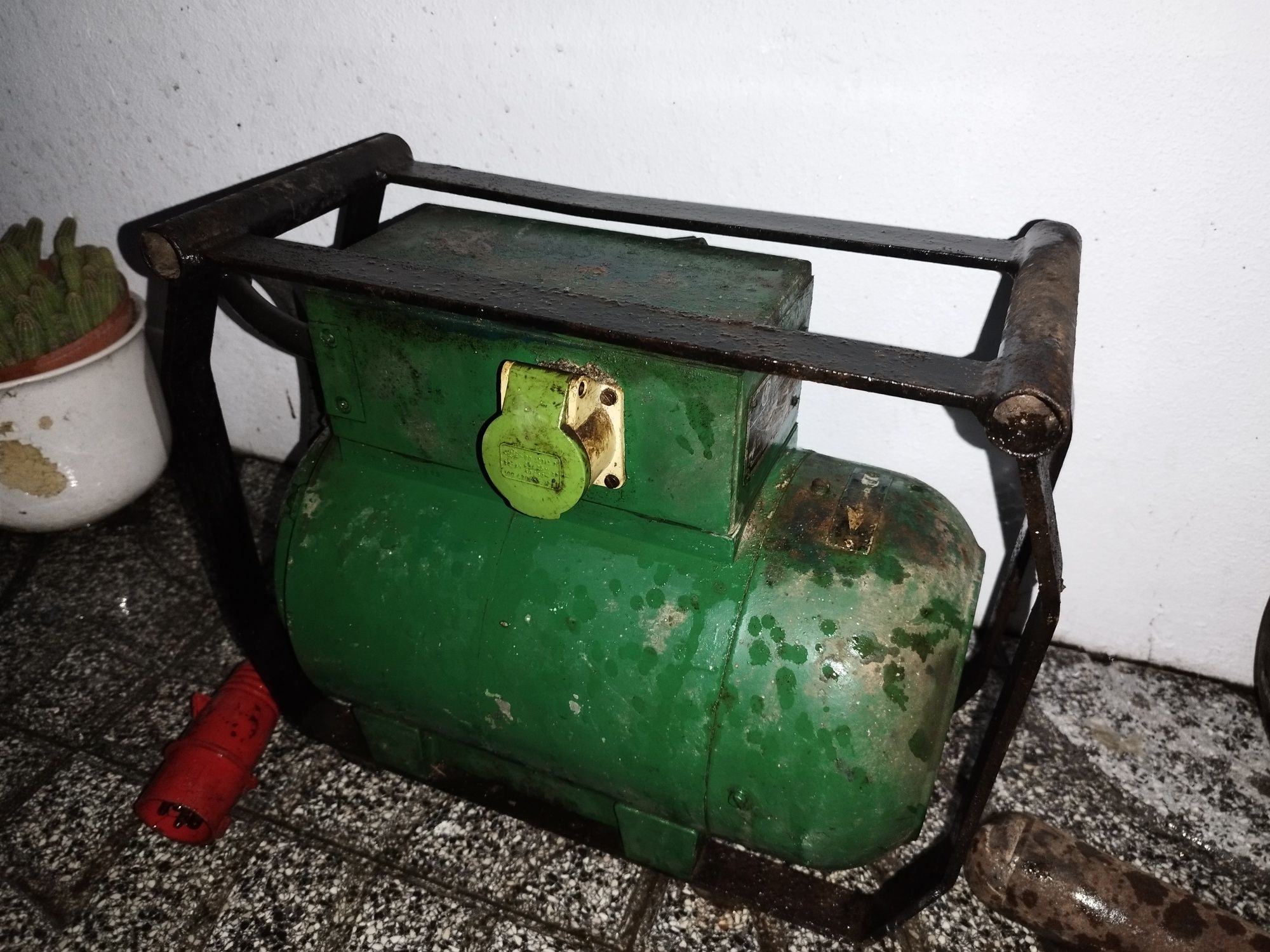 Vibrador de betão elétrico trifásico