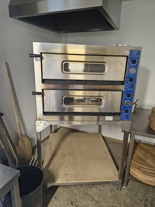 Piec do pizzy dwukolorowy 2024r