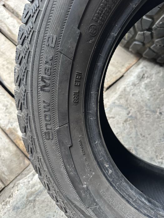 Продам шини 215/65 R16C Uniroyal SnowMax 2