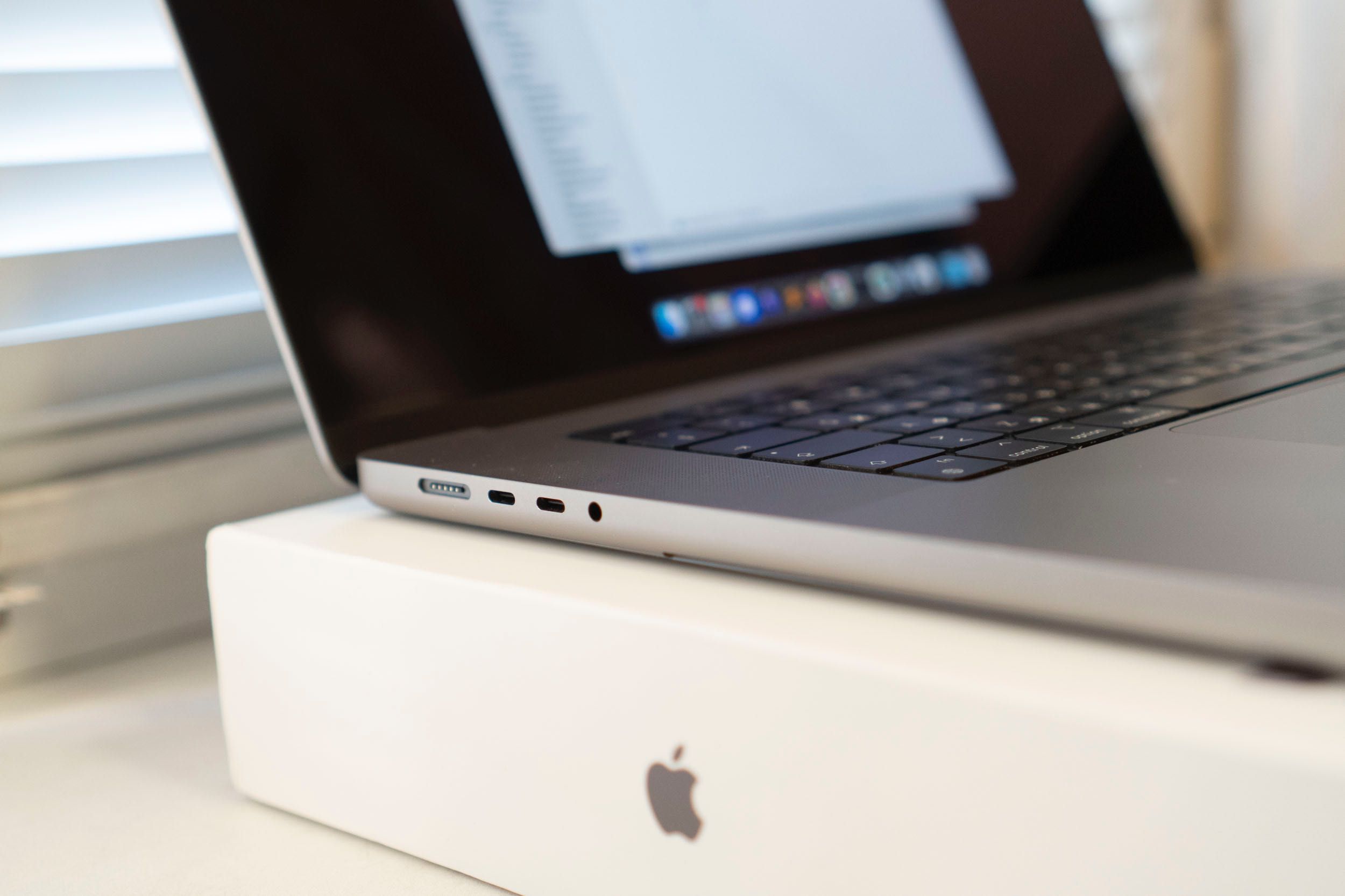 MacBook Pro 16" M1 Pro 2021 (2023!) 16/512GB батарея 145/88% ~ІДЕАЛ!