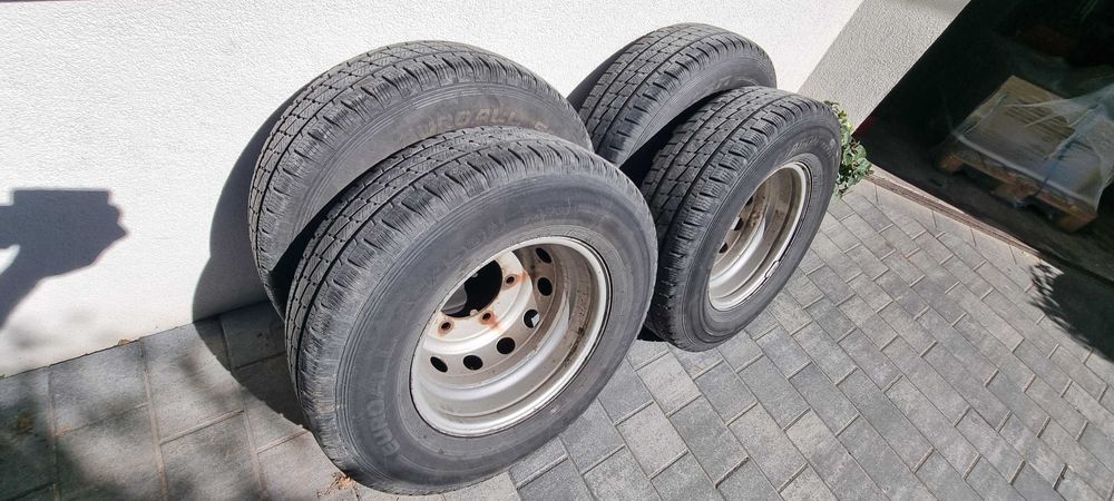 4 szt Felg z oponami iveco 70c