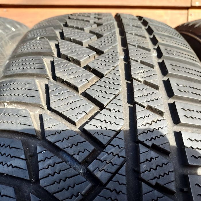 Komplet 4szt Opony Continental 235.50.19 99H  6,7mm