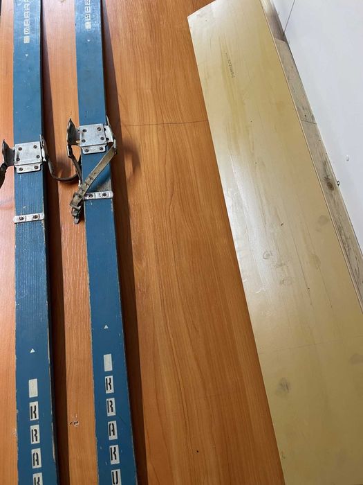 Narty  zjazdowe retro