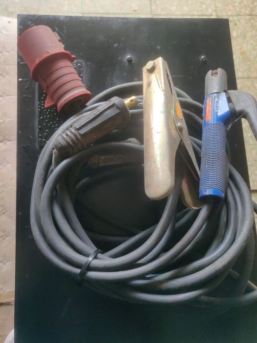 Black&Decker - Máquina soldar Electro 220/380V (bifásica)