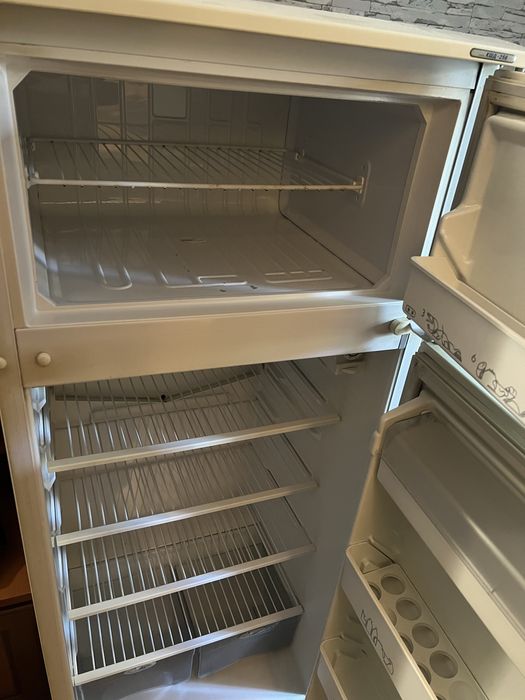 Продам холодильник Атлант
