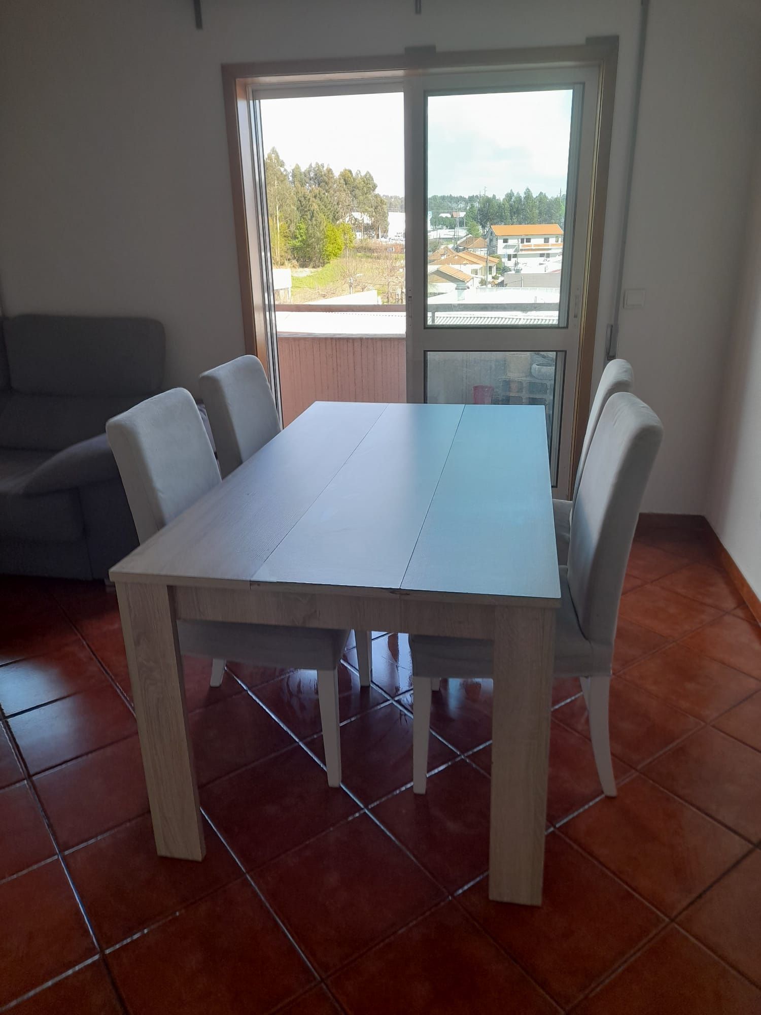 Mesa jantar e 4  cadeiras
