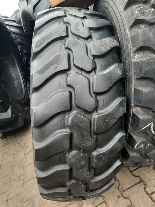 2x Opona używana przemysłowa 405/70R24 DUNLOP SP T9; 900zł(szt.) W4518