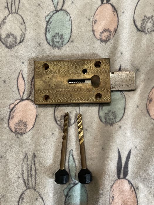 Продам замок в повністю справному стані