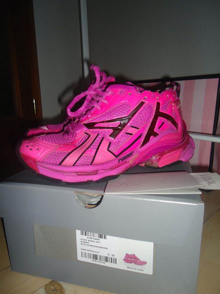 Balenciaga Runner pink