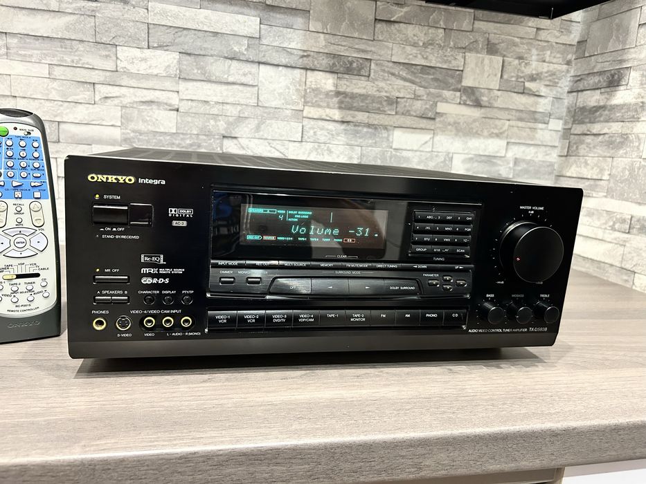 Amplituner ONKYO  TX-DS838 z pilotem