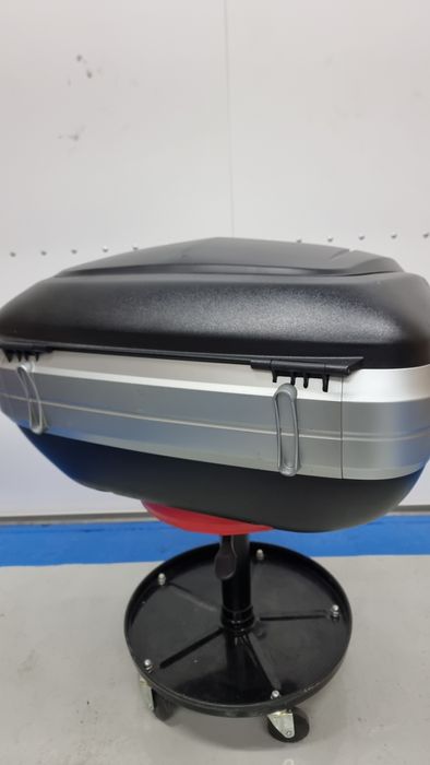 Kufer givi maxia V56 led