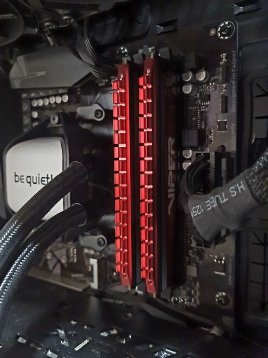 Komputer Ryzen 9 3900X, RX6700XT, 32GB RAM - klawiatura, mysz, monitor