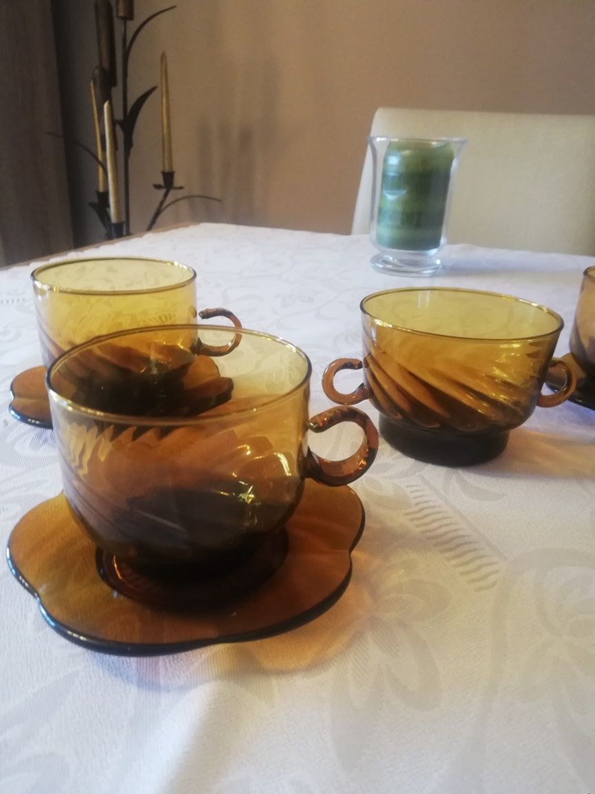 Zestaw 4 filiżanki +cukierniczka vintage