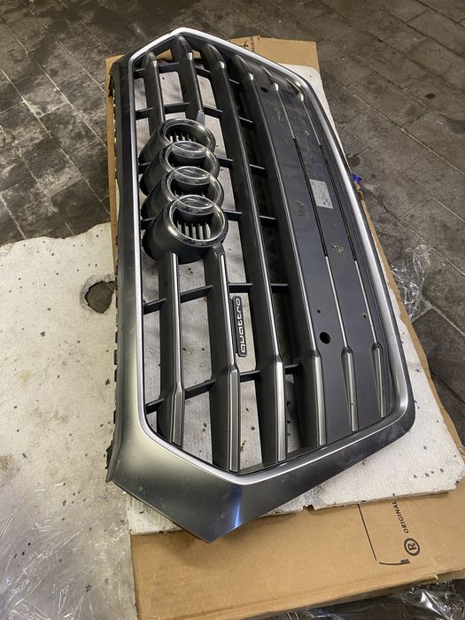 AUDI Q5 II S-LINE gril atrapa  80A853651C