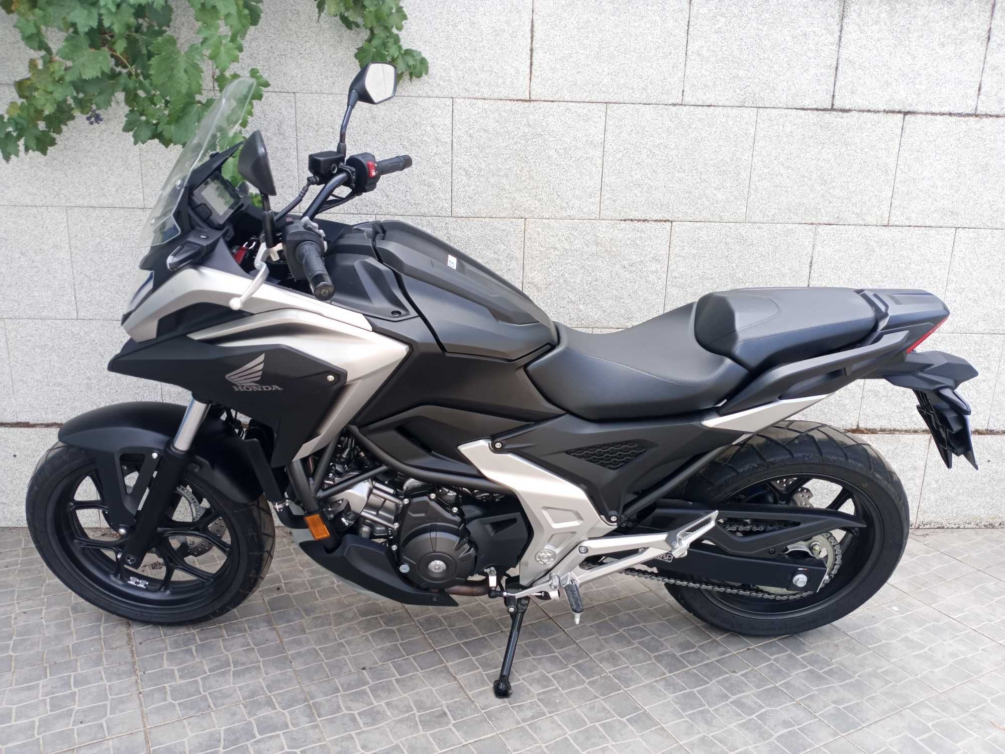 Honda NC750X rigorosamente nova