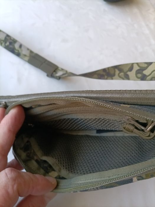 Nerka saszetka na dokumenty w maskującym kolorze MAPA