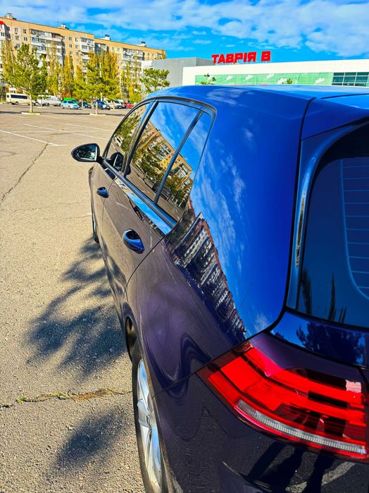 Продам Volkswagen e-Golf 2018