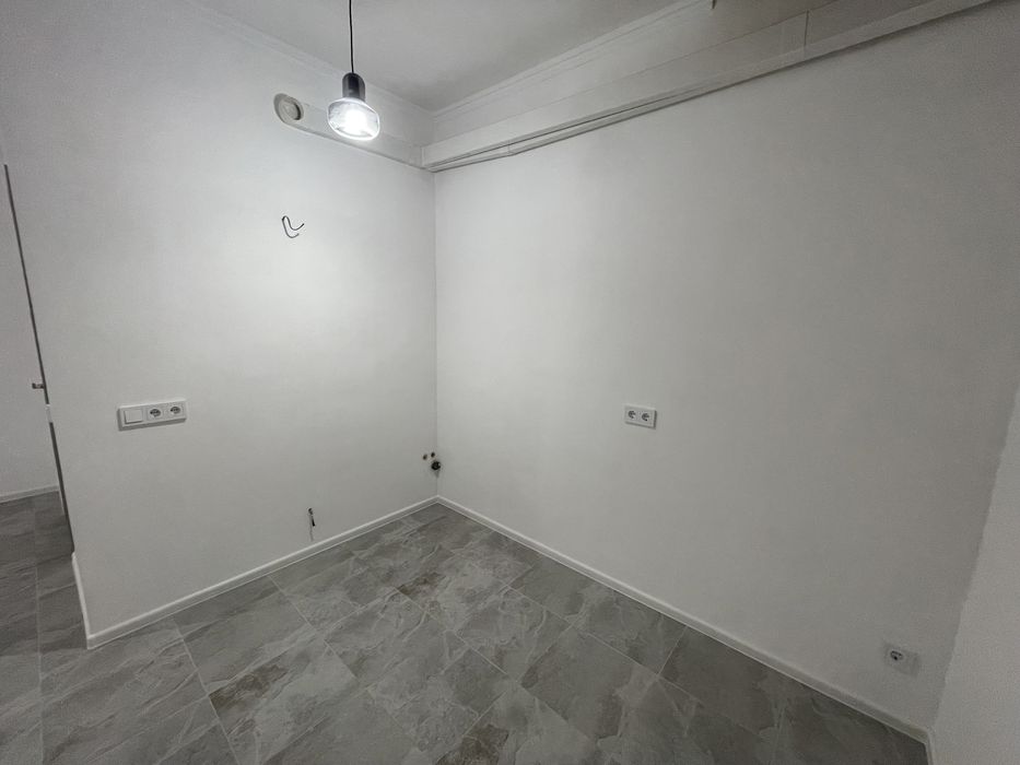 Таунхаус з частковим ремонтом по вулиці Києво-Мироцька