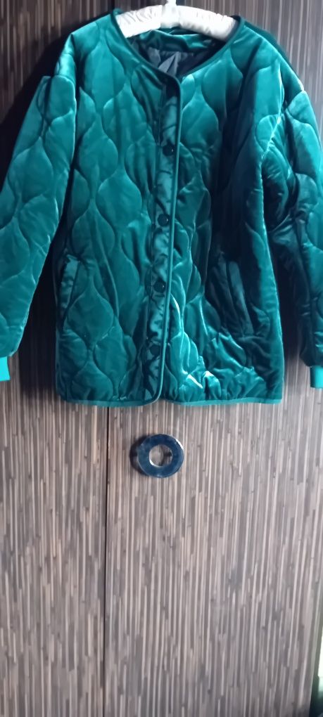 Kurtka pikowana z weluru 48
