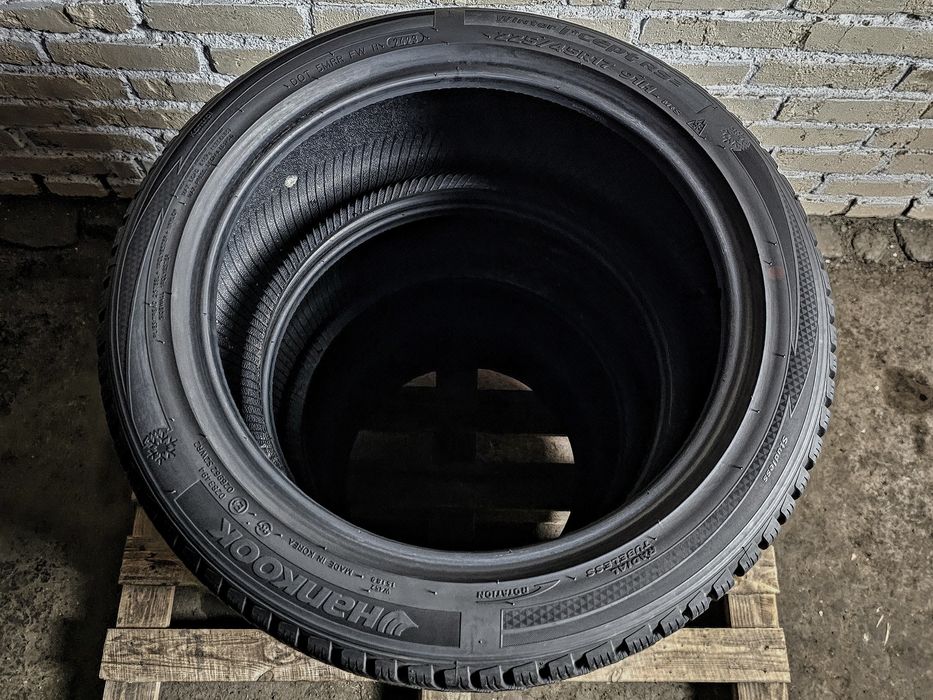 Зимові 225/45r17 Hankook | 2023 | 8/7mm | Korea | Преміум шини/Ідеал