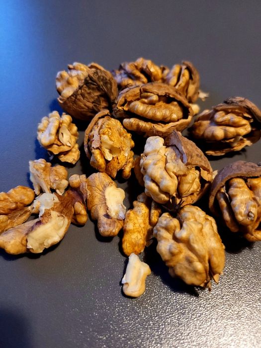 Orzechy włoskie niełuskane