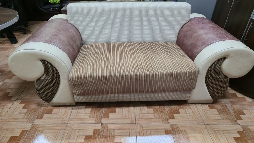 Продам диван . состояние отличное