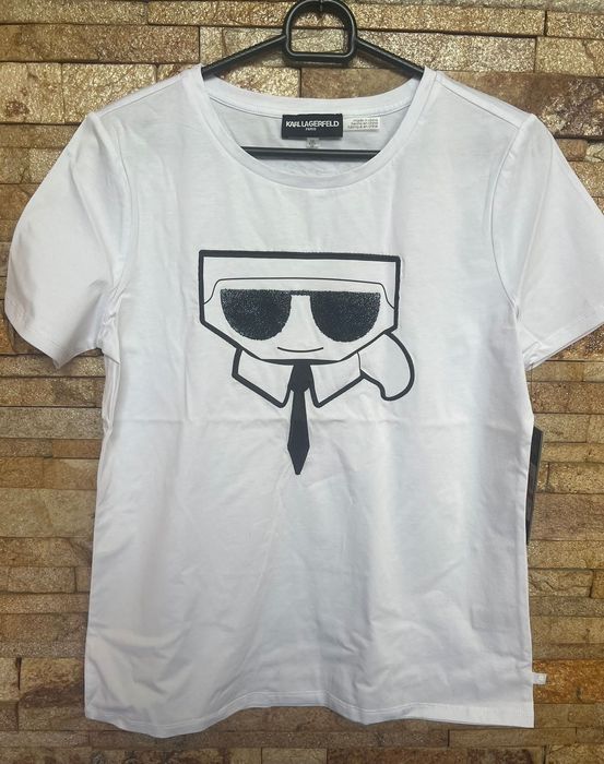 В наявності оригінальна футболка Karl Lagerfeld в розмірі XS та M