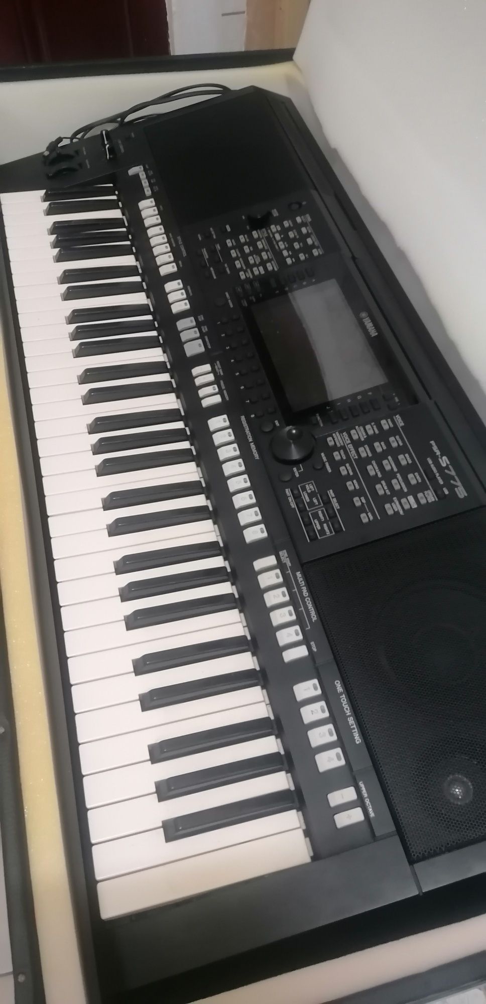 YAMAHA PSR S775 W BARDZO dobrym stanie