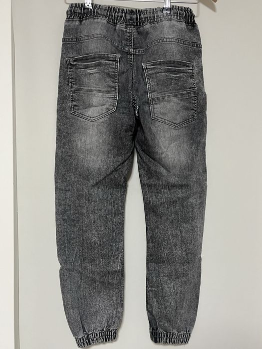 Dziecięce spodnie reserved jeansy szare 152