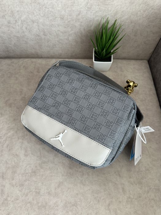 Сумка Air Jordan Monogram Crossbody | Nike, найк, джордан месенджер