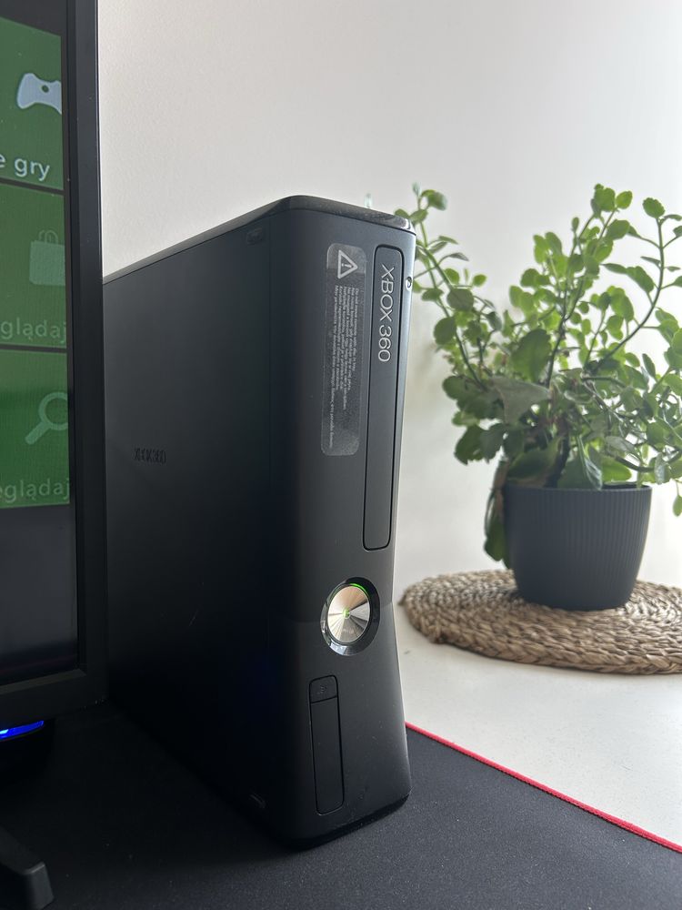 Xbox 360 kinect, 2 pady + GRY