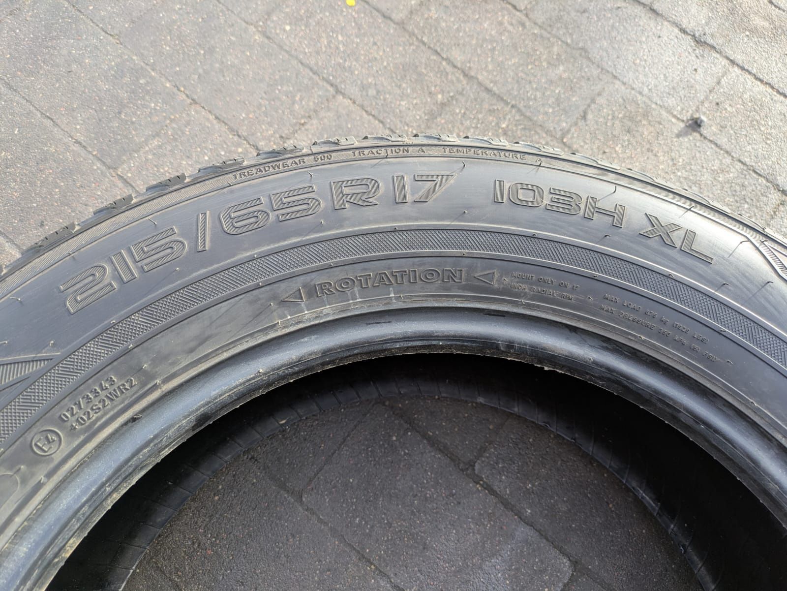 215/65R17 Nokian WR SUV 3  XL