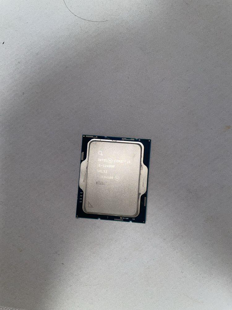 Процессор Intel i5-12400f