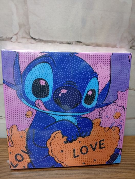 Mozaika Stitch trzymający serce obrazek diamentowy