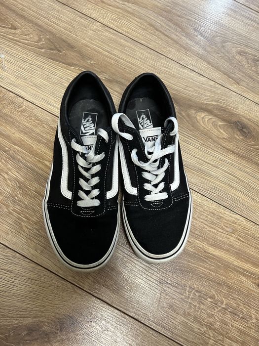 Продам оригинальные макасины Vans