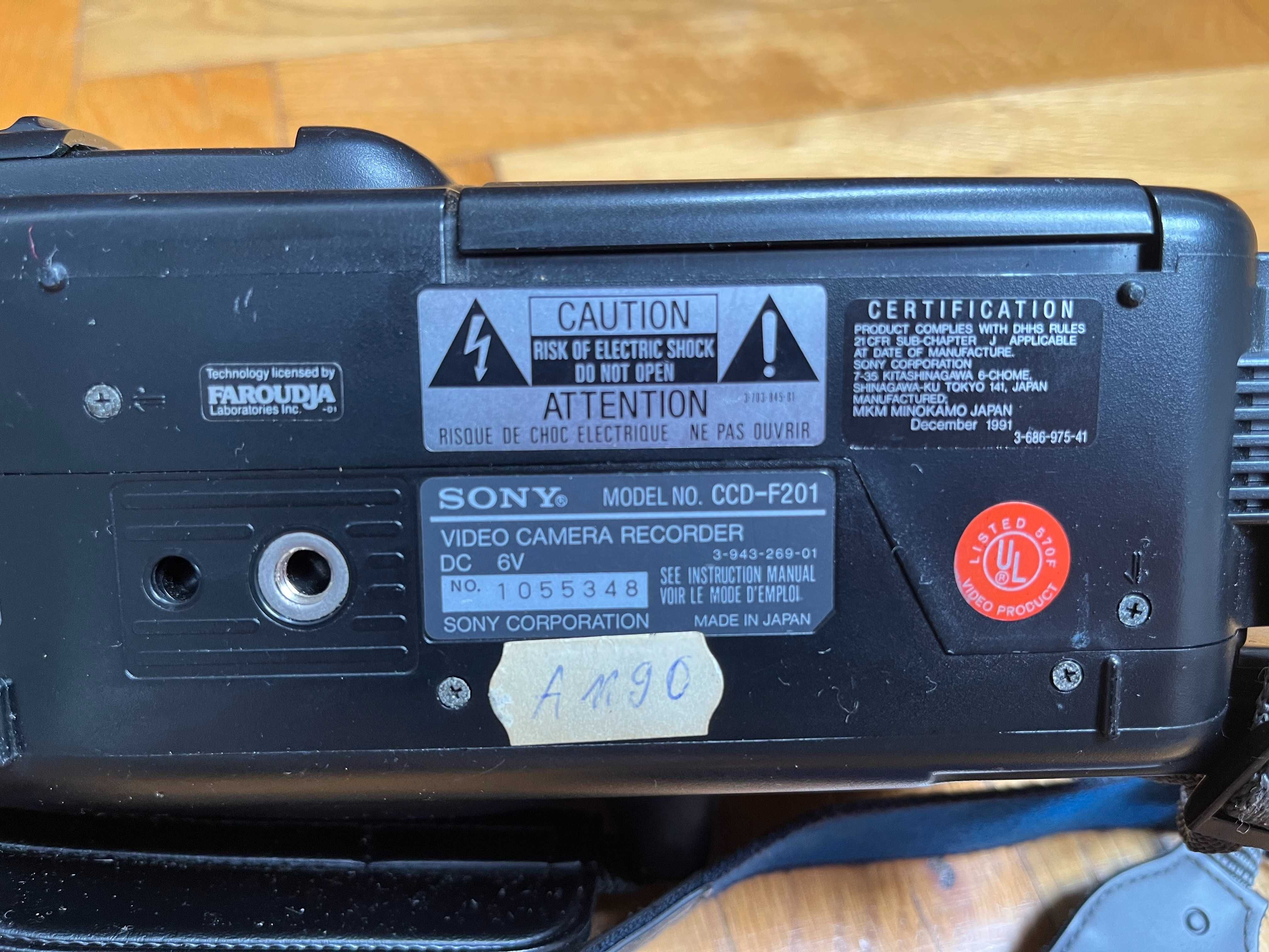 Kamera SONY Handycam CCD-F201 Video 8 z dodatkami