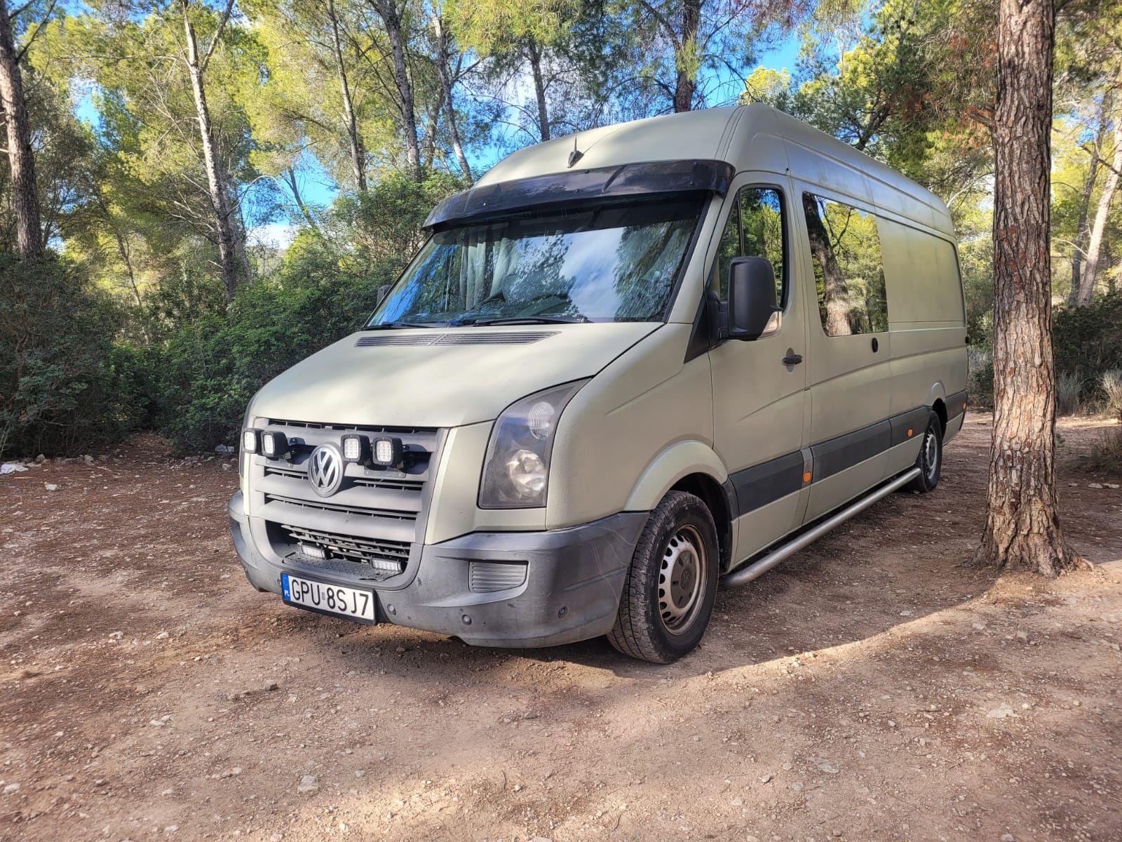 Vw Crafter camper samochód specjalny panele solarne